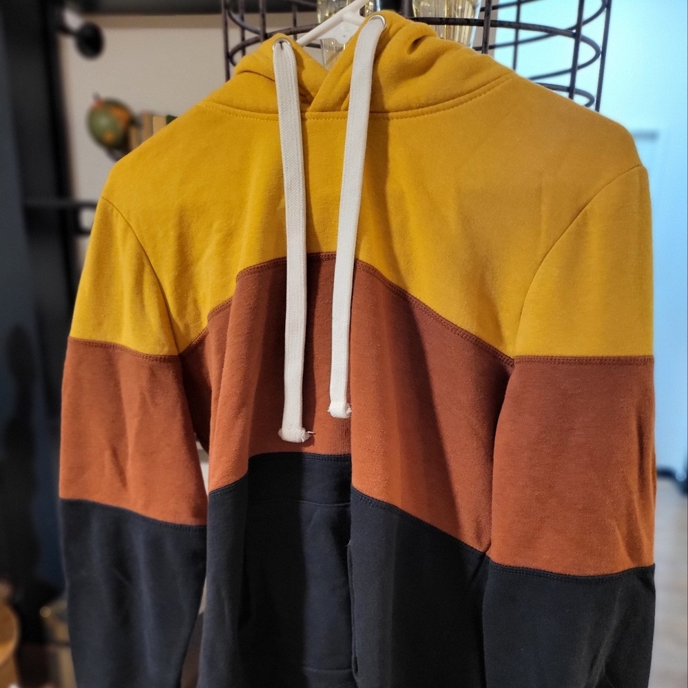 Color block sweatshirt